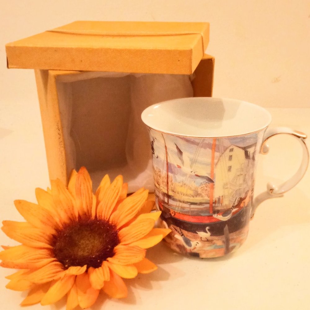 NIB🎁 FREE GIFT INCLUDED 🎁 NEW Tea or Coffee Big Cup in the Gift Box